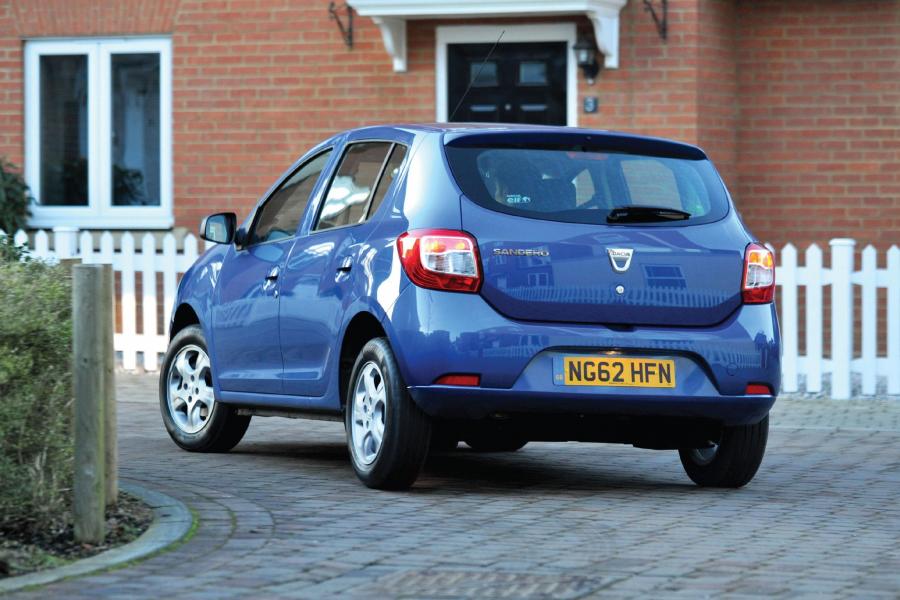  Dacia Sandero Laureate 2013 года  (UK) (фото 7 из 24)
